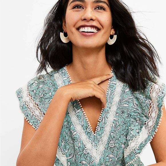 #45 LOFT • SAGE GREEN LACE DETAILED BLOUSE - Picture 2 of 9